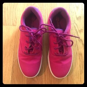 *PRISTINE* Girls Heelys Sz 4 Magenta